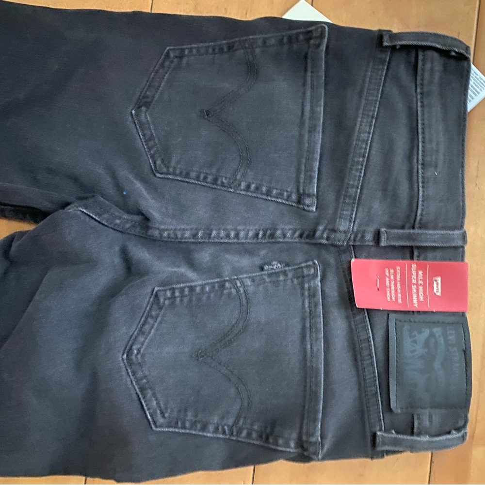 Levi’s - Picture 6 of 6